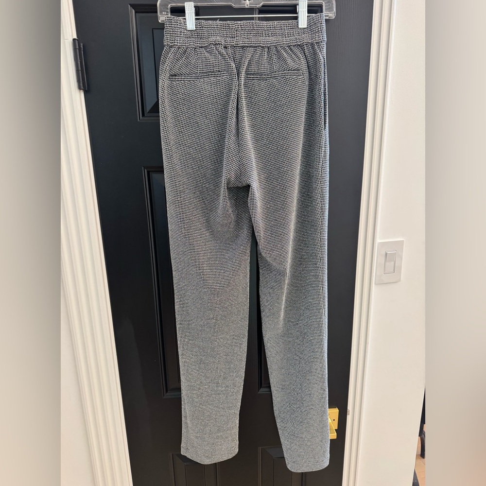 New York & Company Women’s Black and Silver Metallic Pull-On Stretchy Pants NWT - Picture 5 of 6